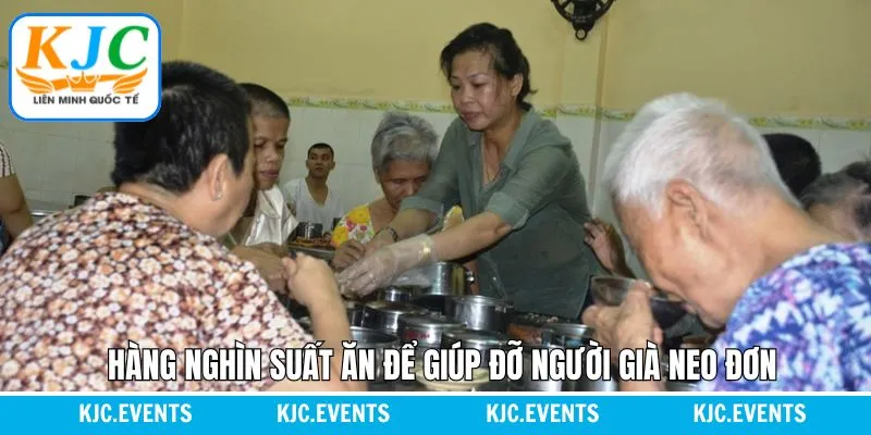 Hàng nghìn suất ăn gửi đi từ KJC Hàng nghìn suất ăn gửi đi từ KJC